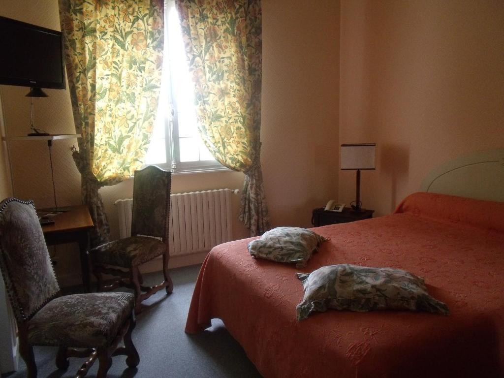 Hotel Restaurant L'Ecluse Antonne-et-Trigonant Room photo