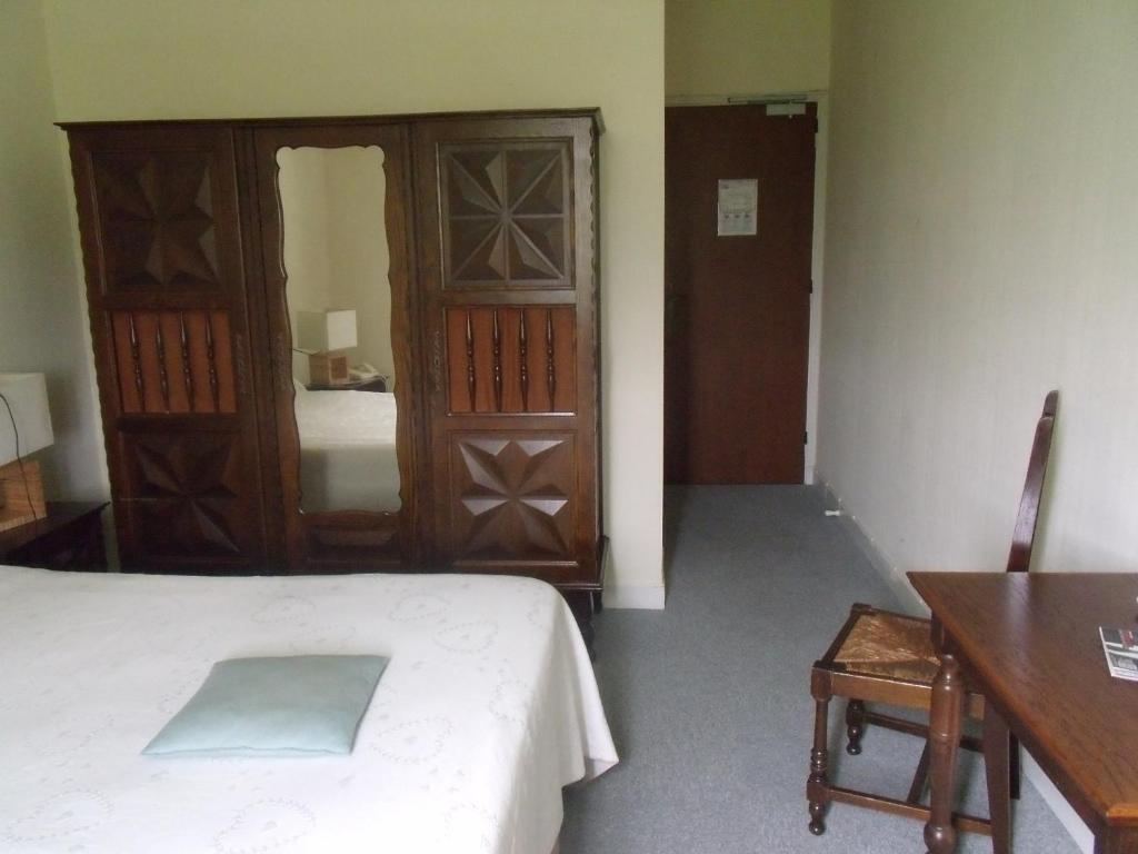 Hotel Restaurant L'Ecluse Antonne-et-Trigonant Room photo