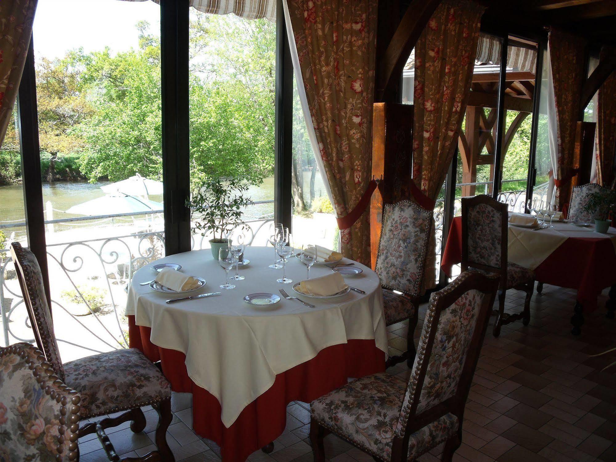 Hotel Restaurant L'Ecluse Antonne-et-Trigonant Exterior photo