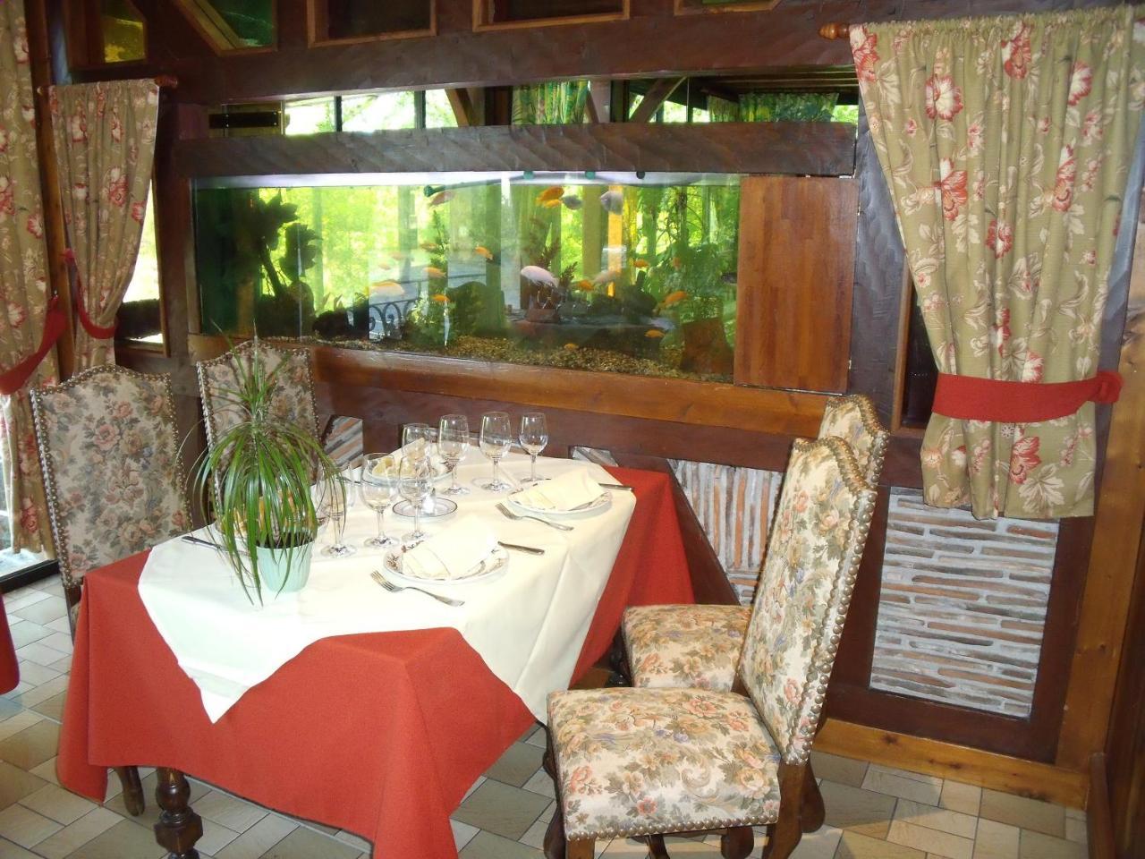 Hotel Restaurant L'Ecluse Antonne-et-Trigonant Exterior photo